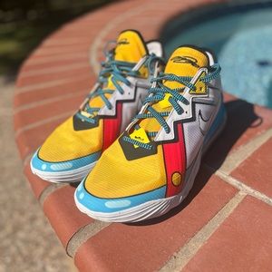 LeBron 18 tune squad sz13